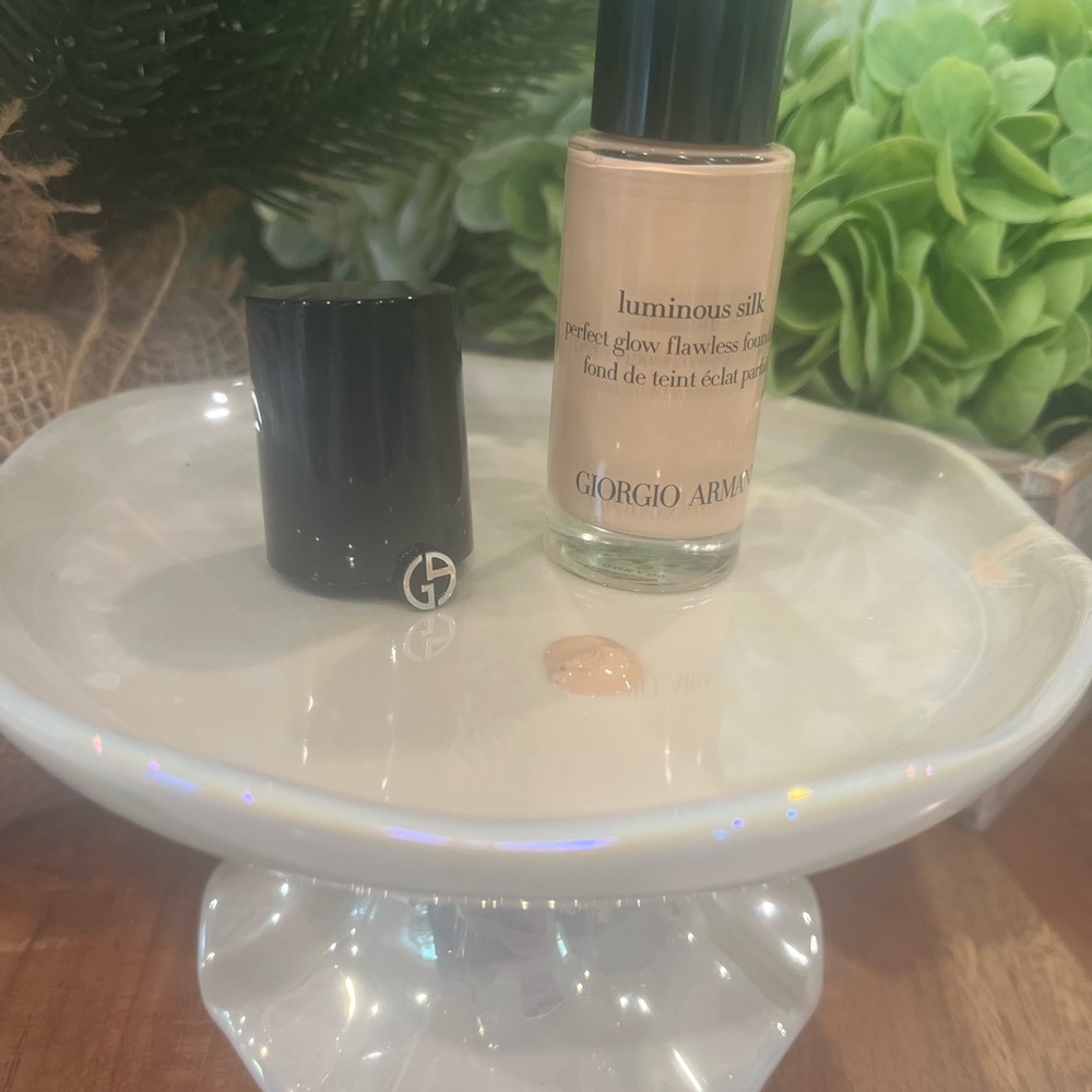 Giorgio Armani Luminous Silk Foundation - Cream Shade 5- 0.8Floz